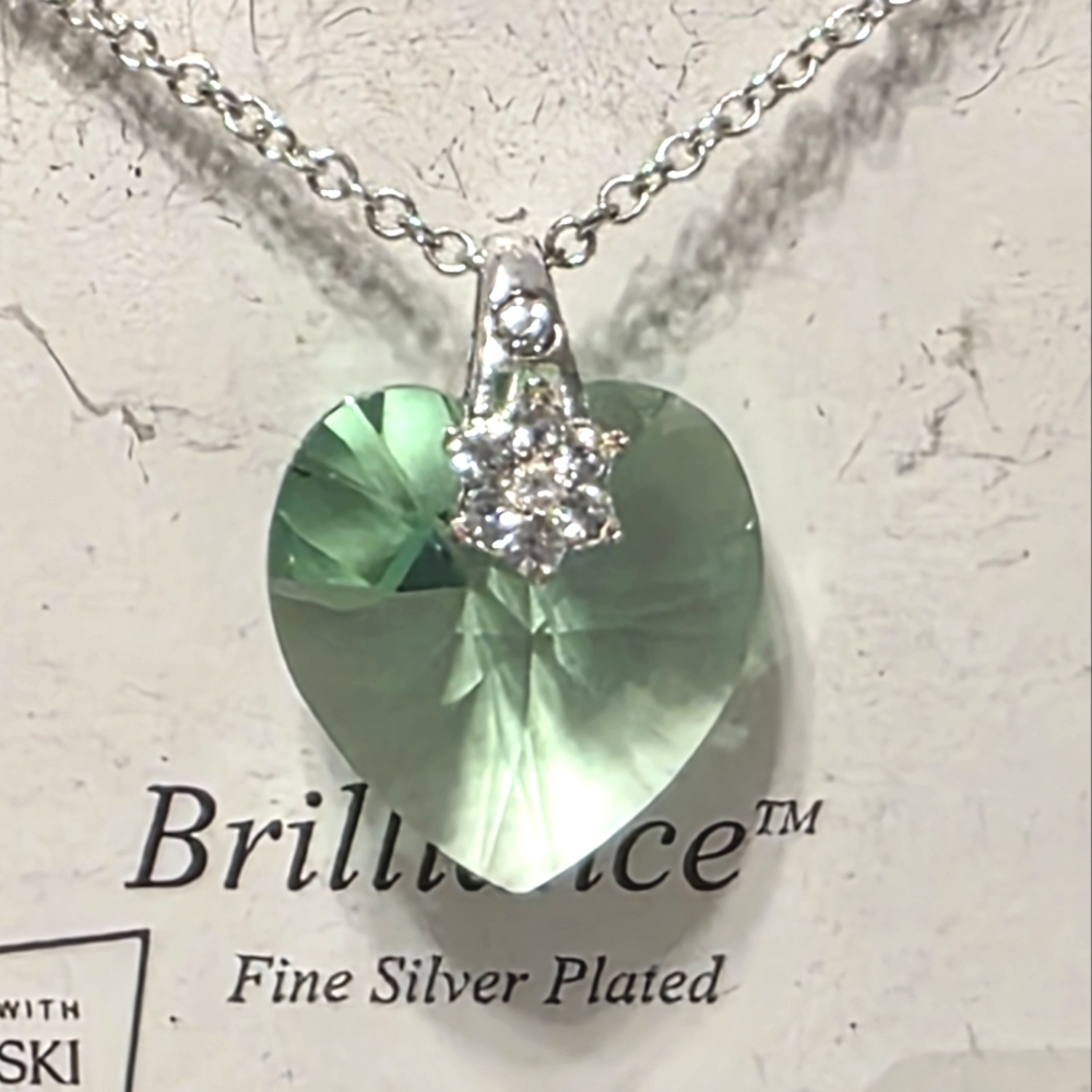 Brilliance Fine Silver Plated Jewelry Small Green Swarovski Crystal Heart Charm - Picture 2 of 9